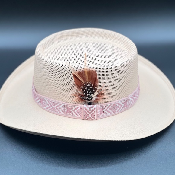 H18 Hat Gallero Style in Cream Color with Feather Medium - Picture 6 of 11